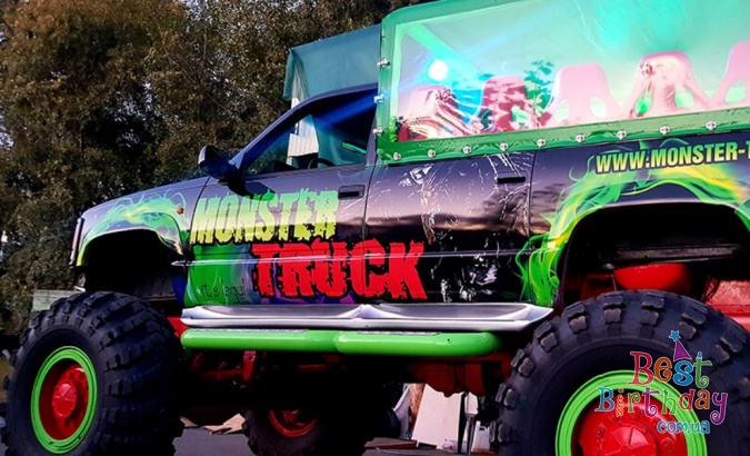 Неймовірний драйв на Monster Truck