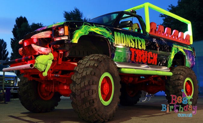 Неймовірний драйв на Monster Truck