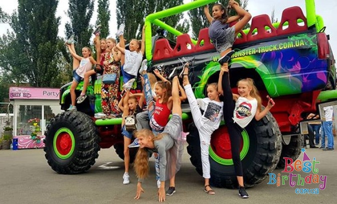 Неймовірний драйв на Monster Truck