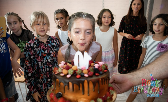 День народження в салоні Kidscut