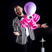 Twisting show