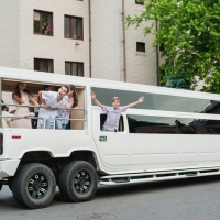 Лімузин Hummer H2